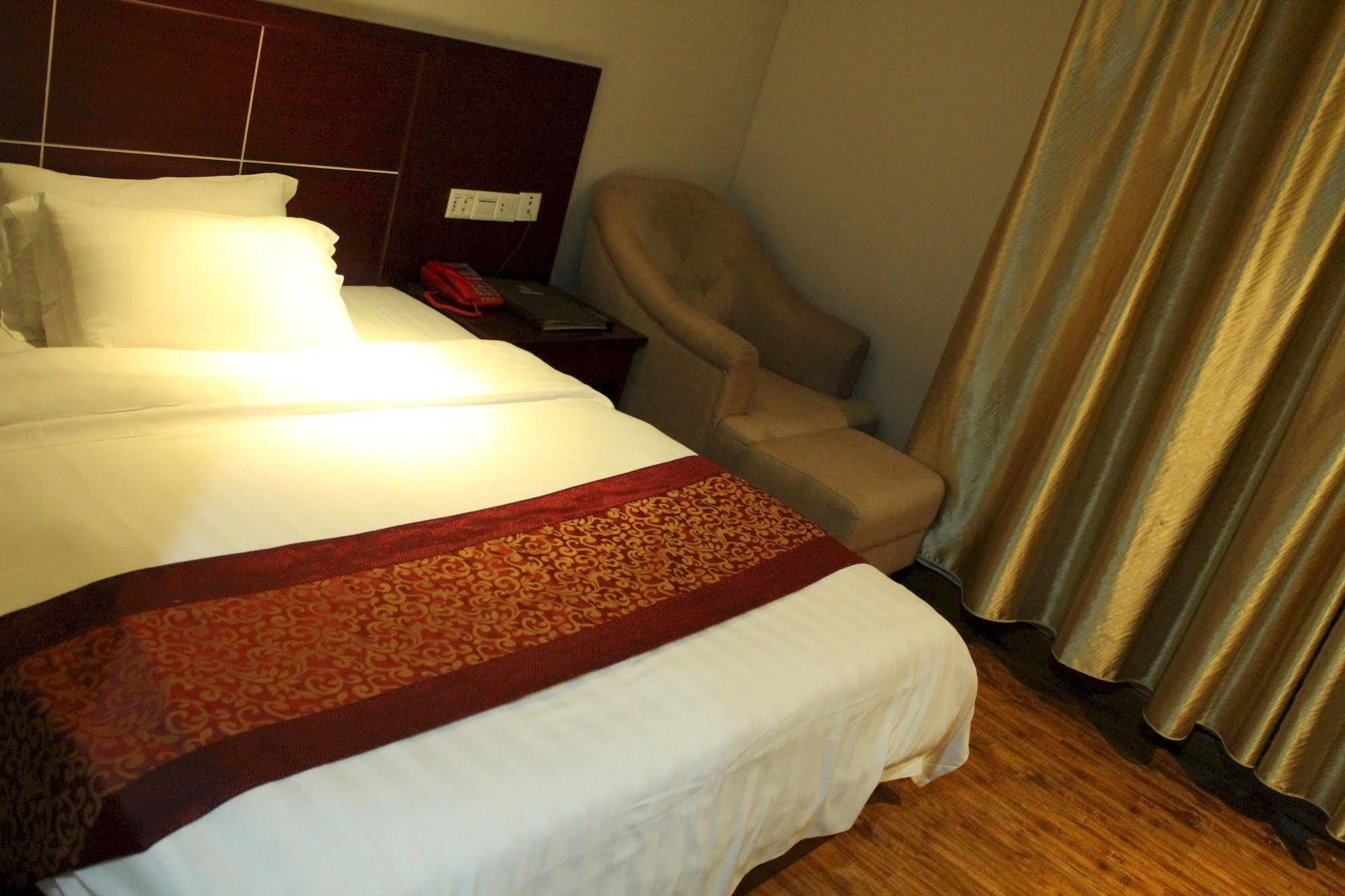 גואנגג'ואו Zhongda Jindu Hotel מראה חיצוני תמונה
