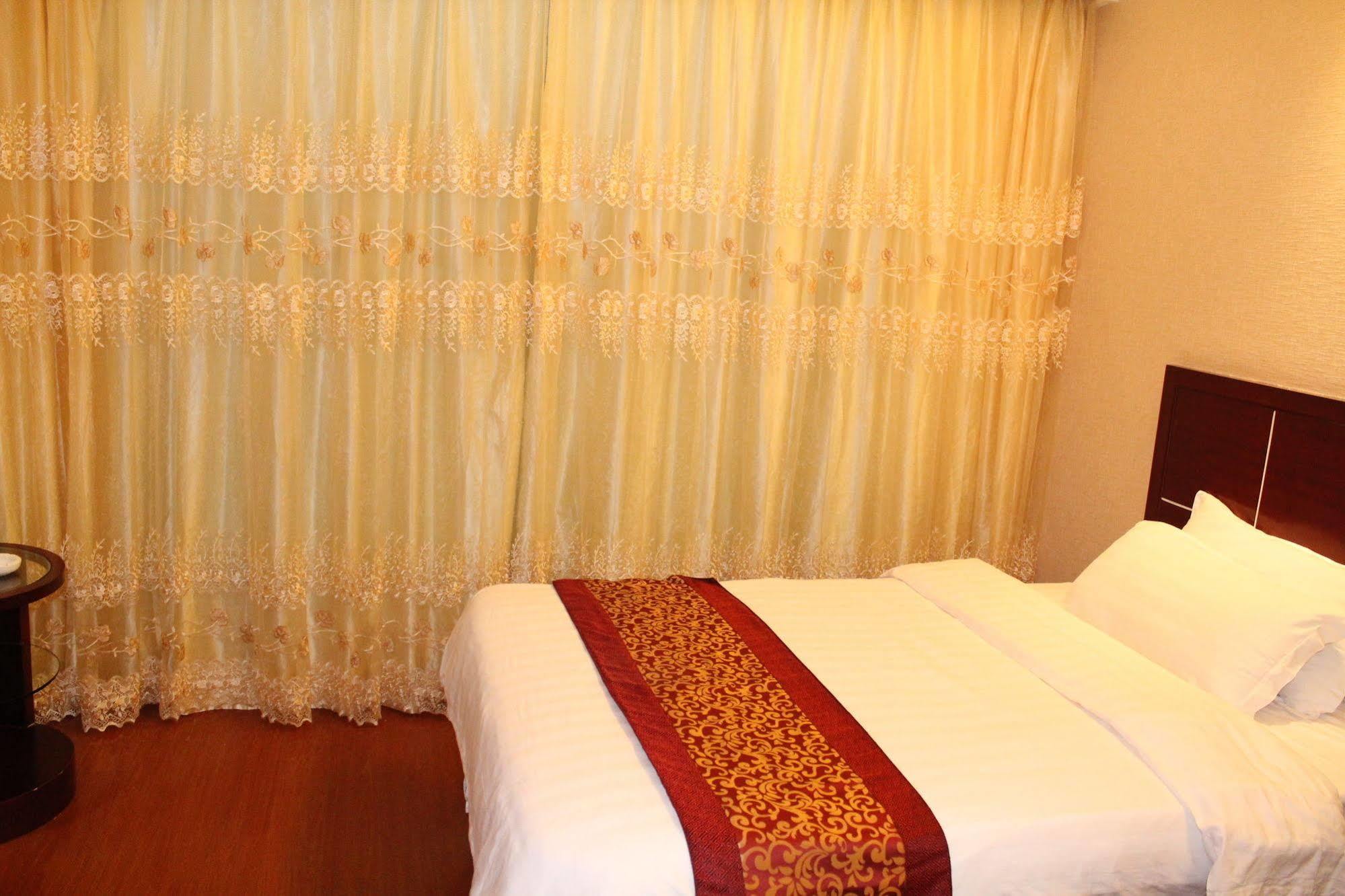 גואנגג'ואו Zhongda Jindu Hotel מראה חיצוני תמונה
