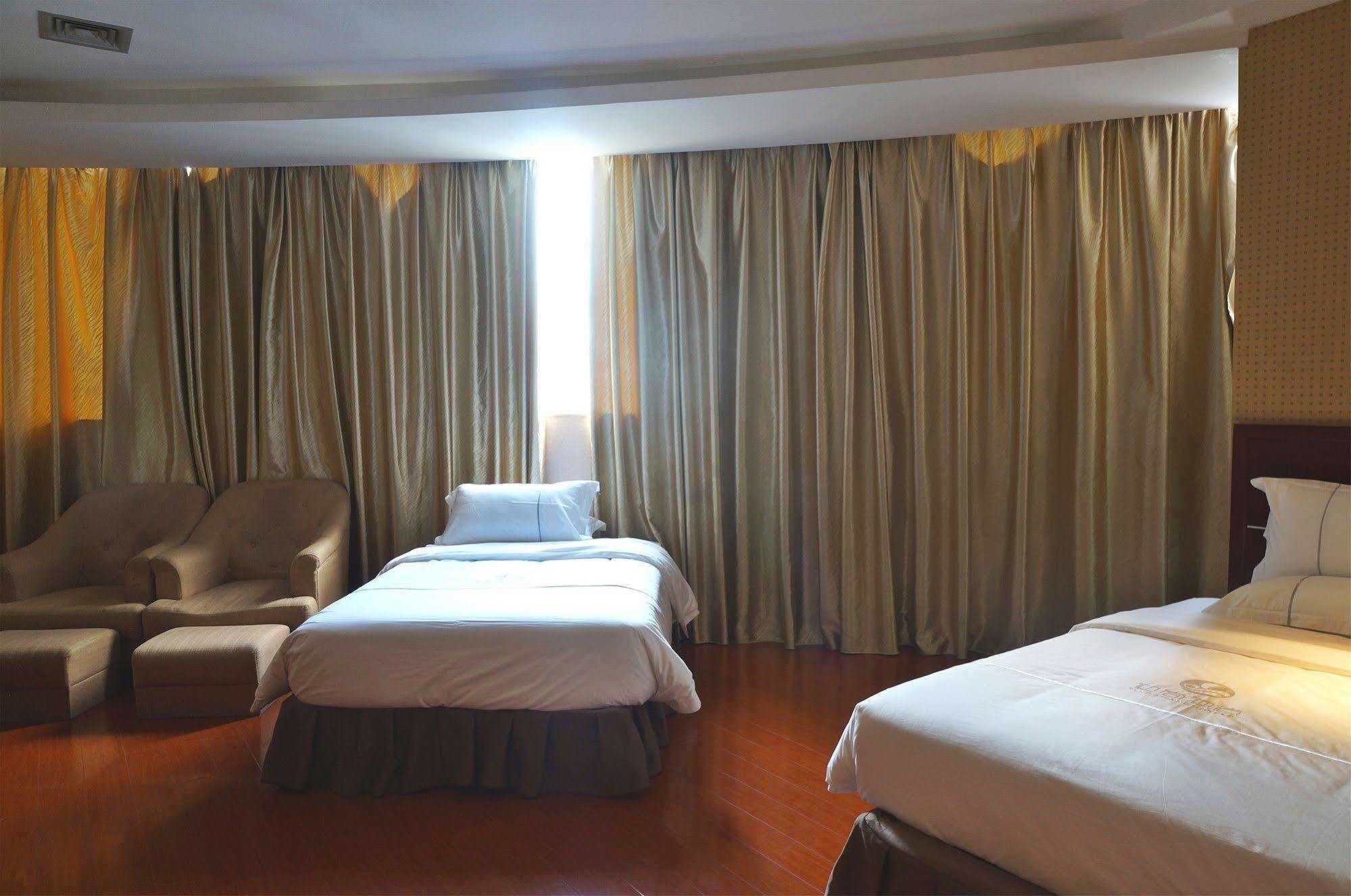 גואנגג'ואו Zhongda Jindu Hotel מראה חיצוני תמונה