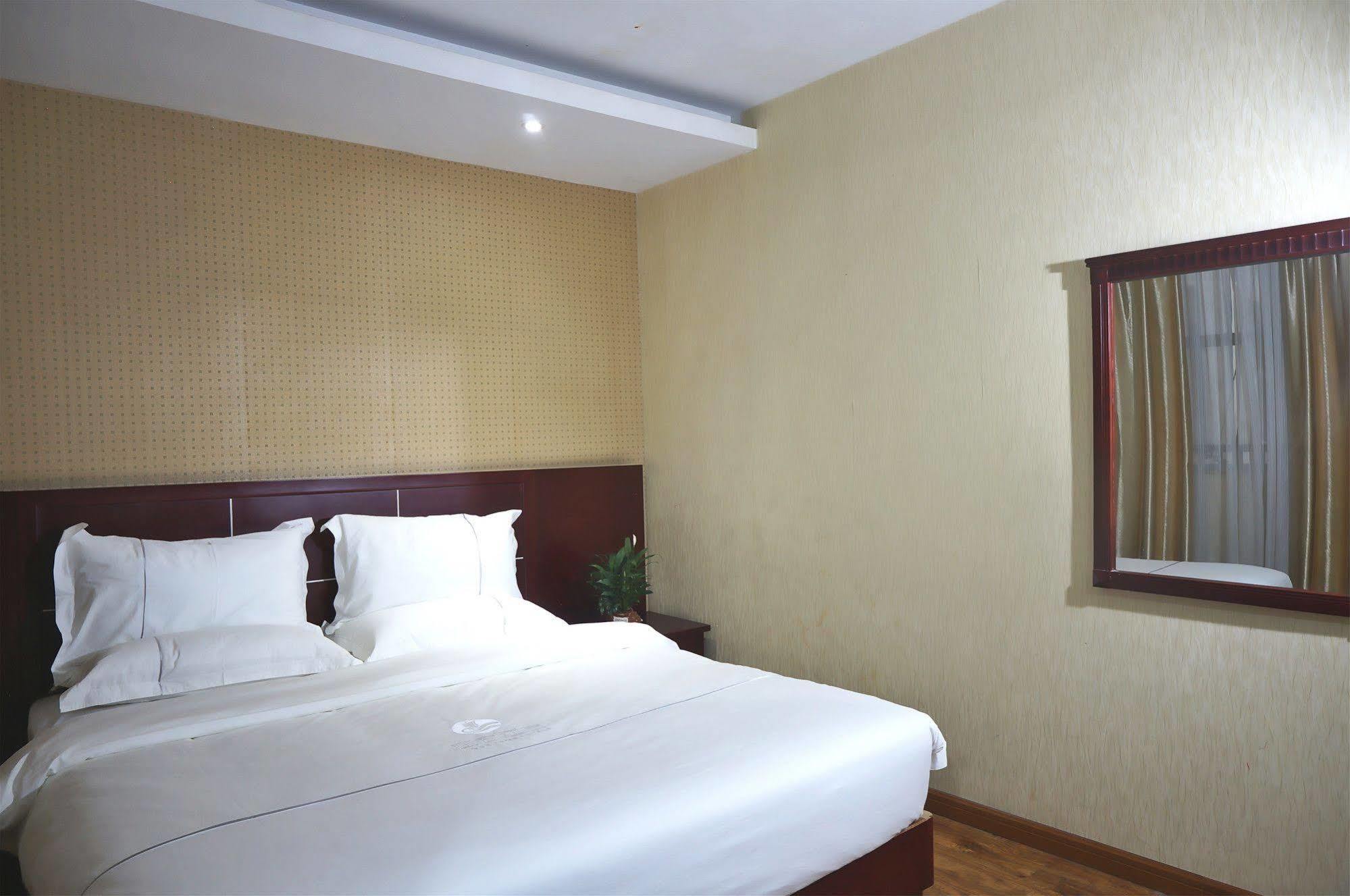 גואנגג'ואו Zhongda Jindu Hotel מראה חיצוני תמונה