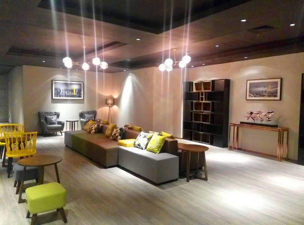 גואנגג'ואו Zhongda Jindu Hotel מראה חיצוני תמונה
